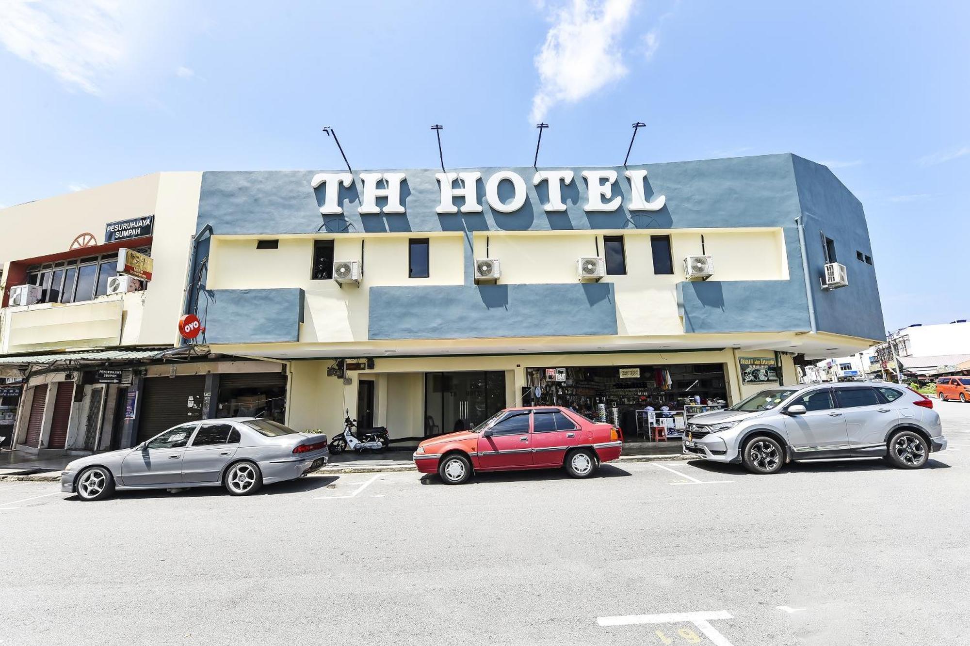 Oyo 90445 Th Hotel Bahau Eksteriør bilde