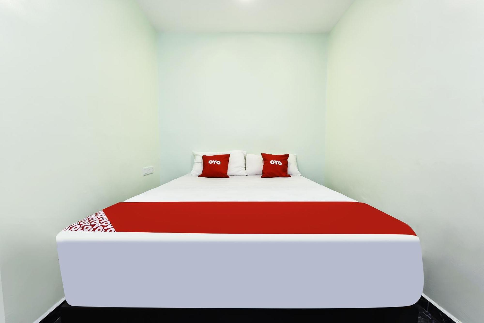 Oyo 90445 Th Hotel Bahau Eksteriør bilde